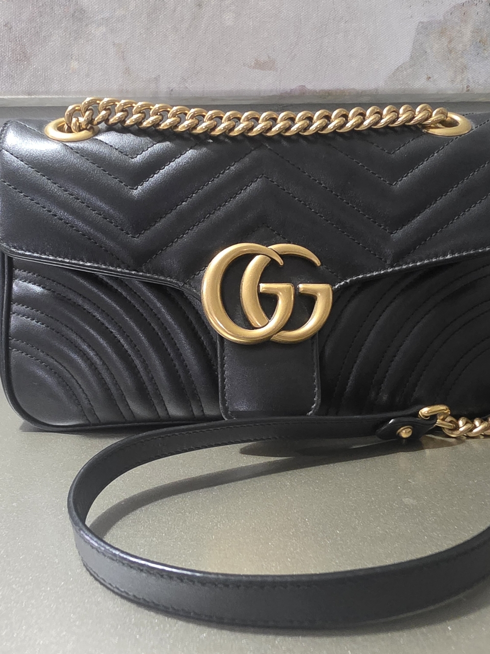 Gucci GG Marmont medium shoulder bag